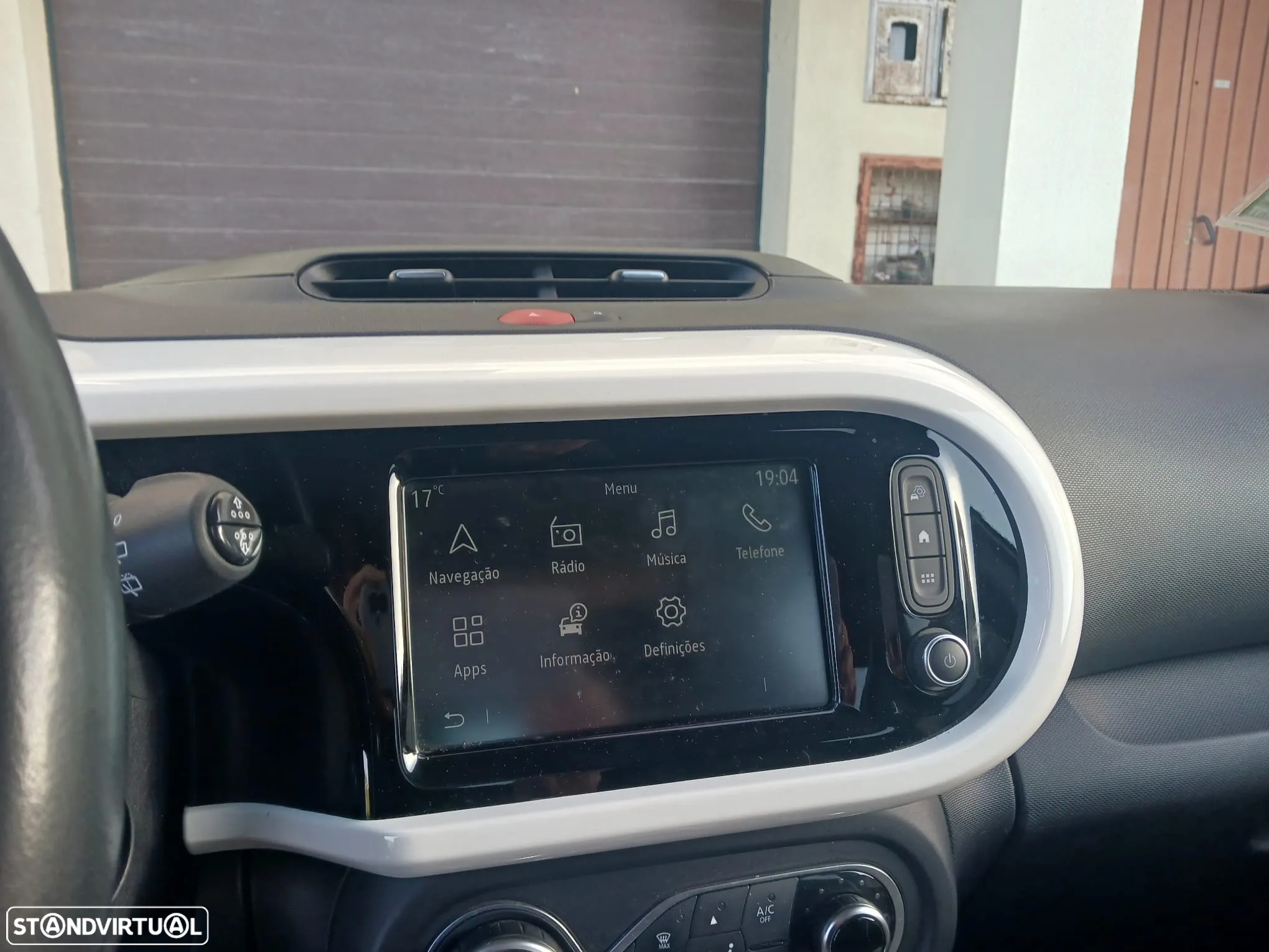 Renault Twingo Z.E. 22 Intens - 3