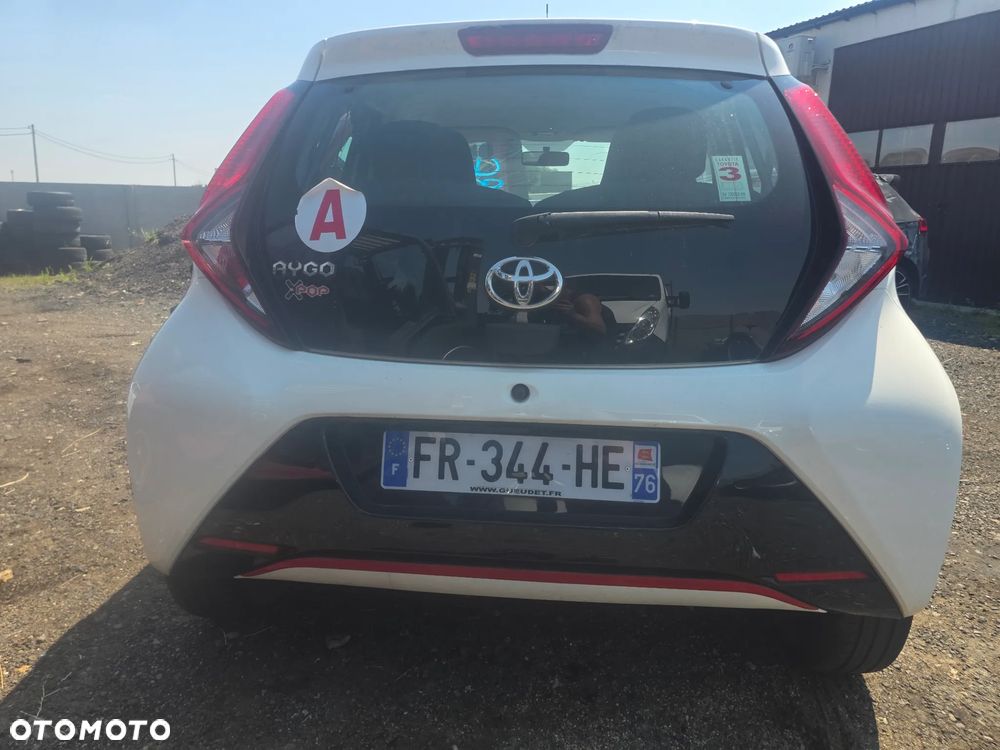 Toyota Aygo x-play - 4