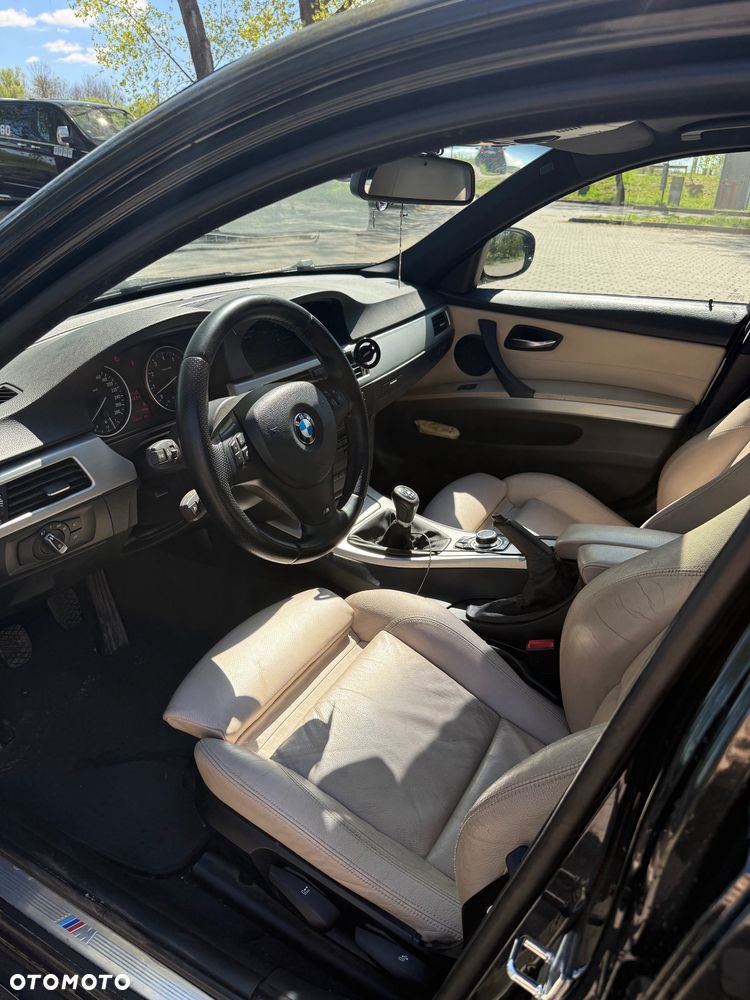 BMW Seria 3 335i - 12