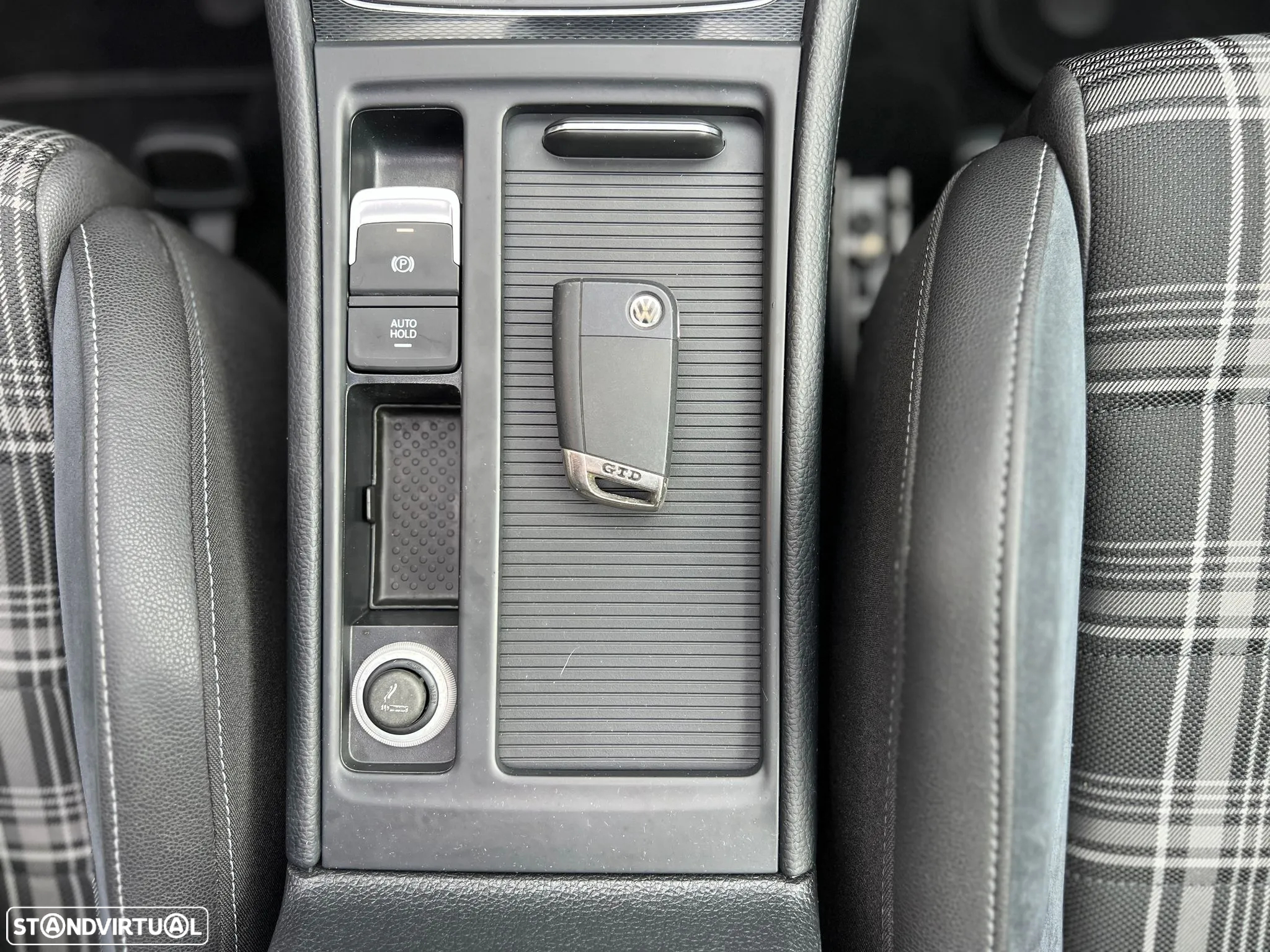 VW Golf 2.0 TDI GTD DSG - 19