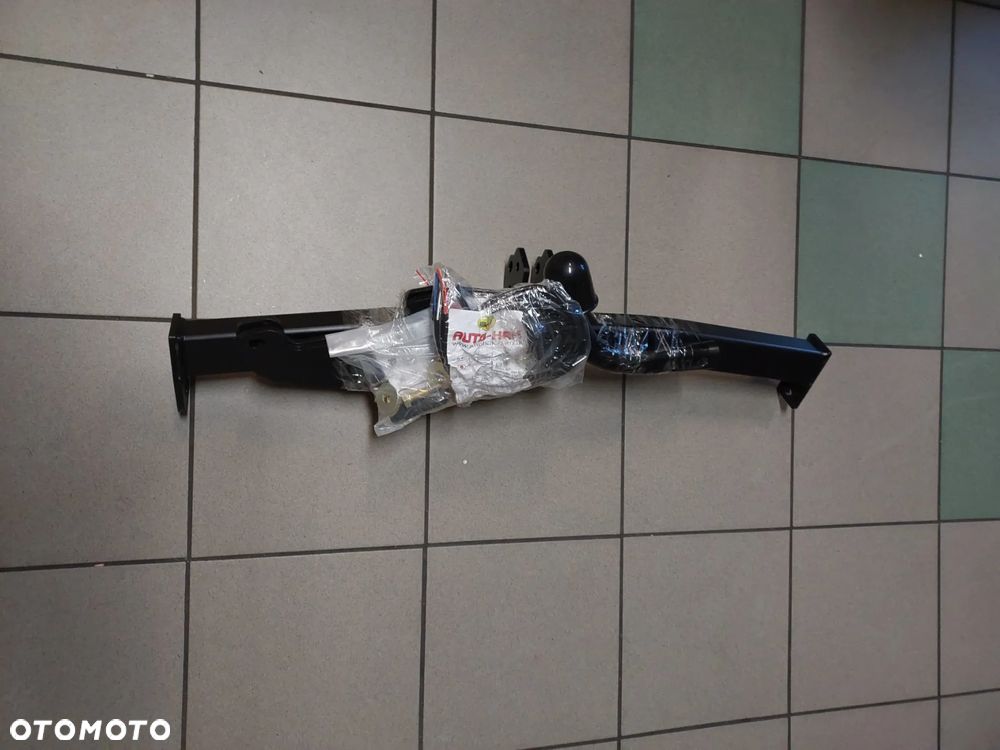Hak holowniczy Renault  CLIO 3/5 drzw od  09.2005 / 04.2009 - 1
