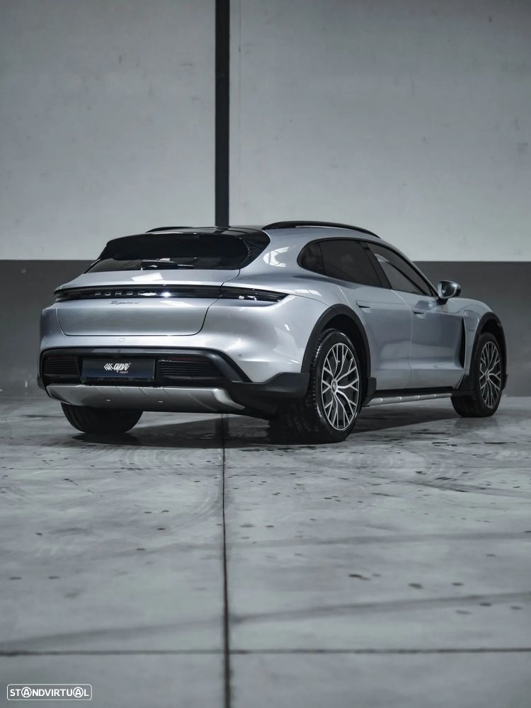 Porsche Taycan Cross Turismo 4 - 9