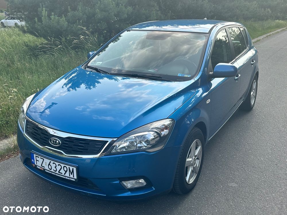 Kia Ceed - 1