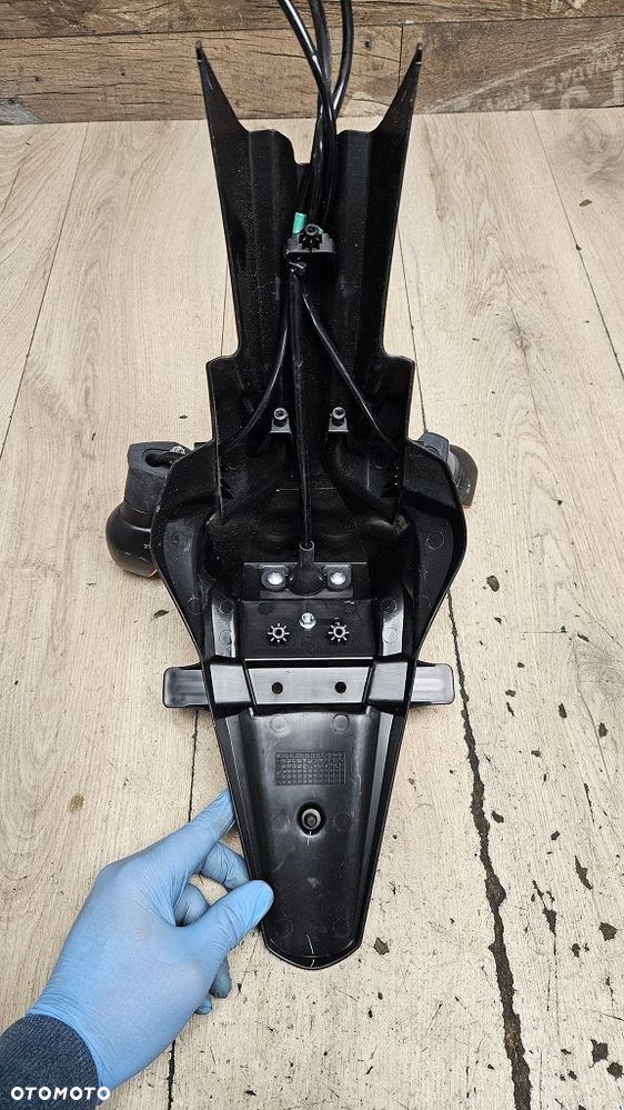 Uchwyt tablicy kierunkowskazy Suzuki GSX-S 750 - 11