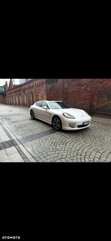 Porsche Panamera 4 PDK - 12