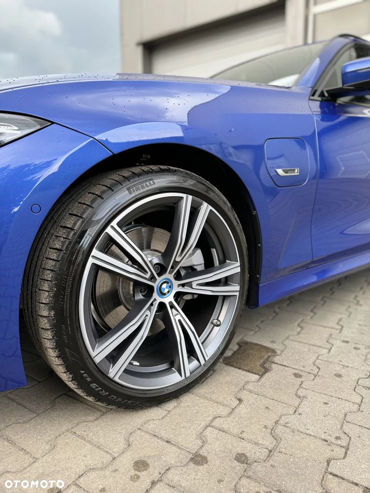 BMW Seria 3 330e M Sport - 16