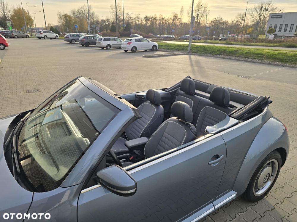 Volkswagen New Beetle - 20