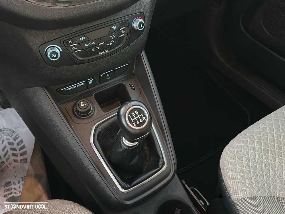 Ford Tourneo Courier 1.0 EcoBoost Titanium - 14