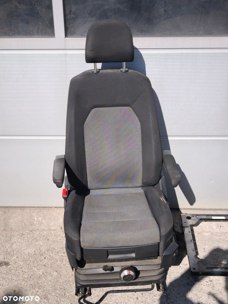 Fotel pneumatyczny kierowcy lewy VW Crafter II MAN TGE 16-26r ergocomfort - 2