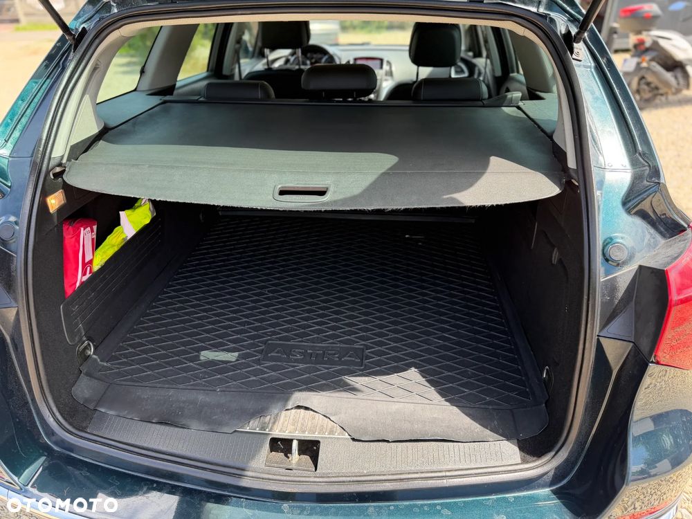 Opel Astra 2.0 CDTI DPF SportsTourer Exklusiv - 9