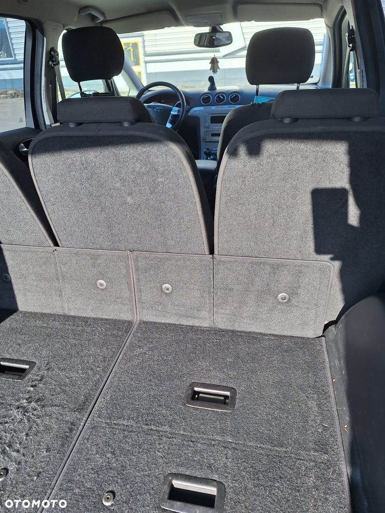 Ford S-Max - 14