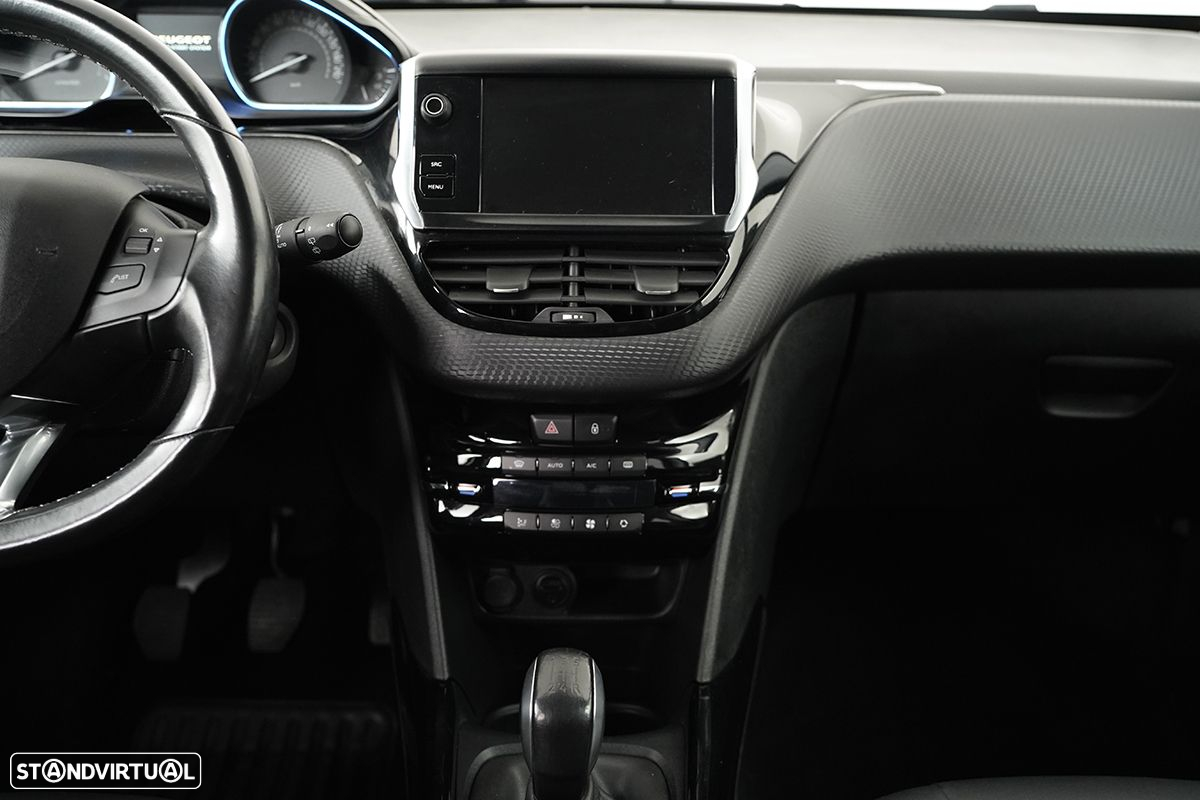Peugeot 2008 1.2 PureTech Allure - 9