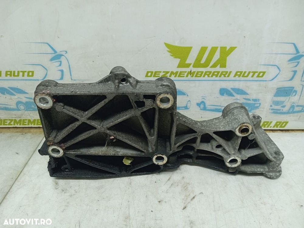 Suport accesorii 1.9 tdi bkc 03g903143a Volkswagen VW Passat B6 [2005 - 1