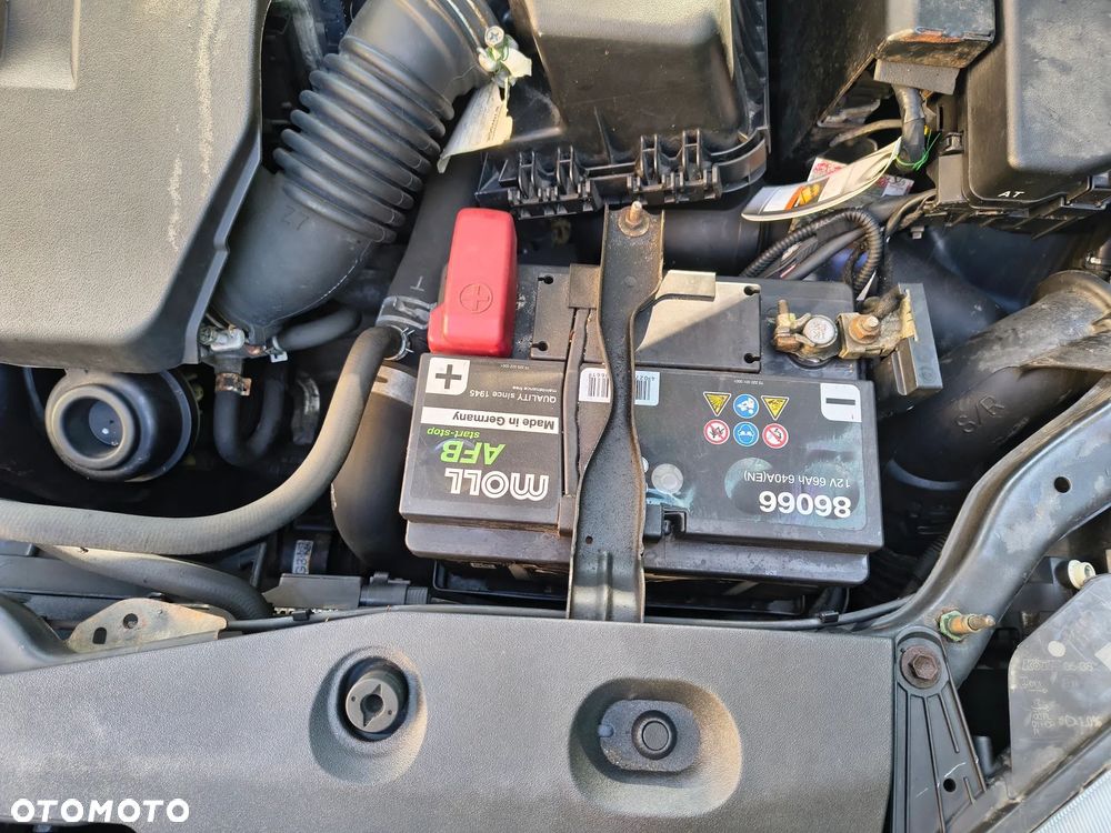 Toyota Avensis 1.8 Premium - 26