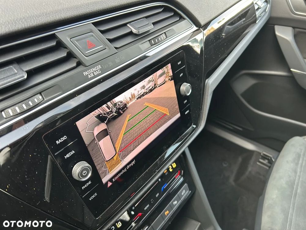 Volkswagen Touran - 16