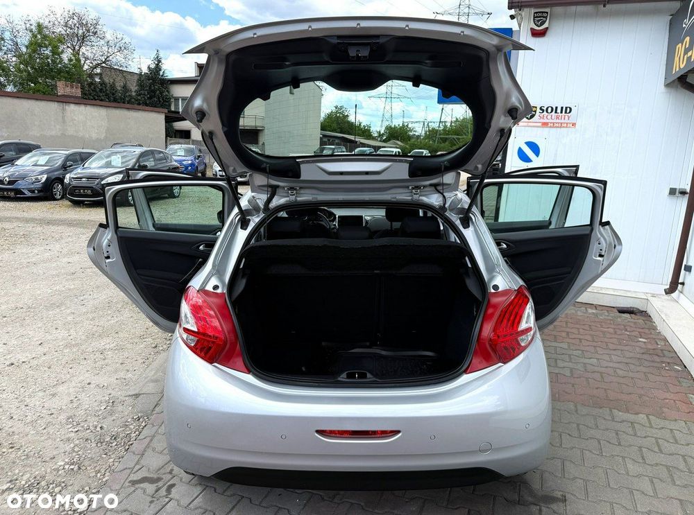 Peugeot 208 PureTech 82 Start & Stop Allure - 12