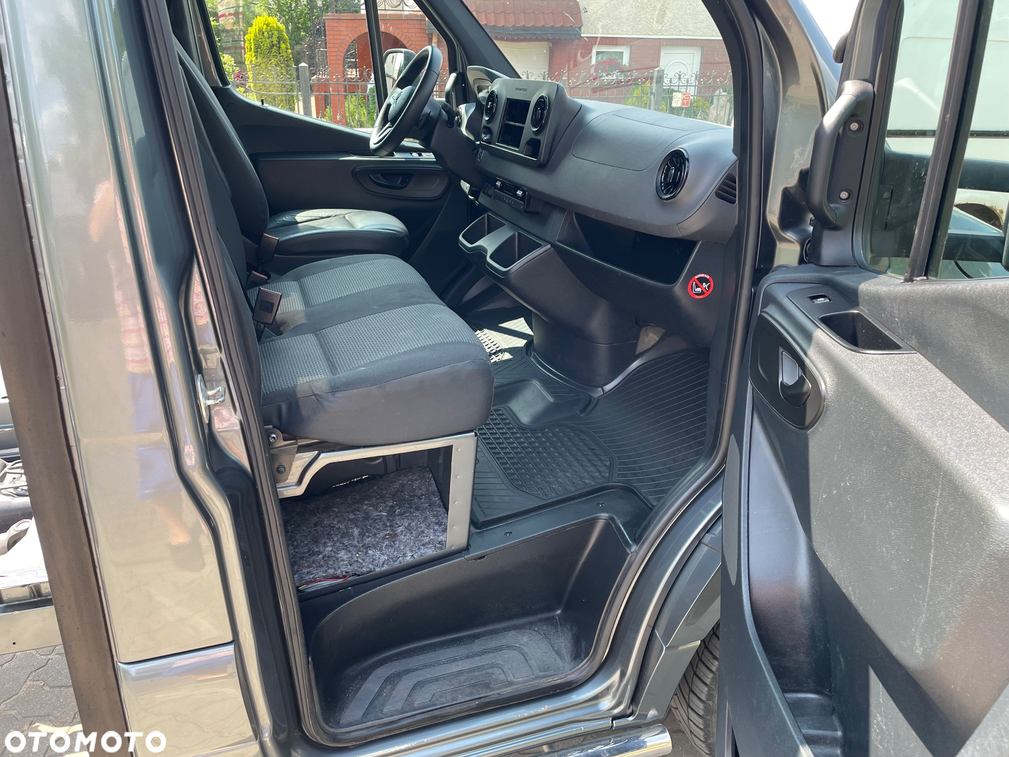 Mercedes-Benz Sprinter - 12