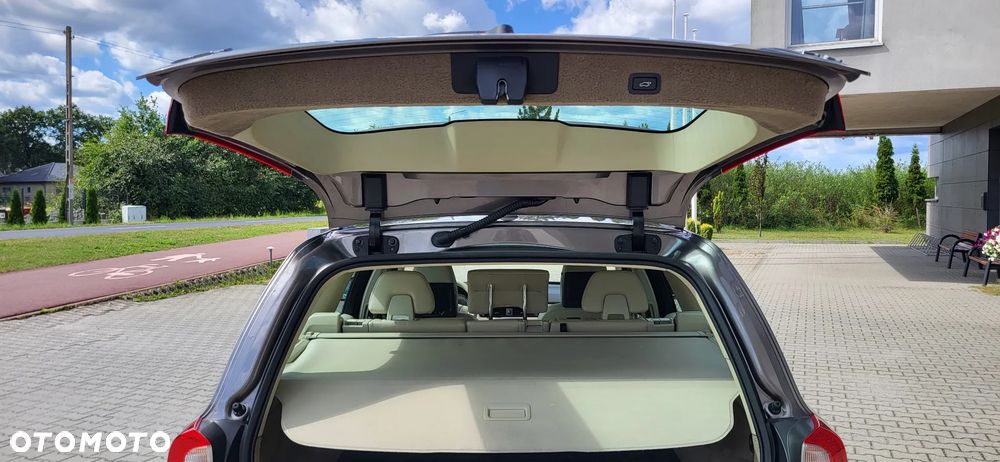 Volvo V70 D5 Geartronic Momentum - 34