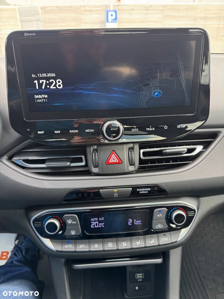 Hyundai i30 1.5 T-GDI 48V Executive DCT - 10