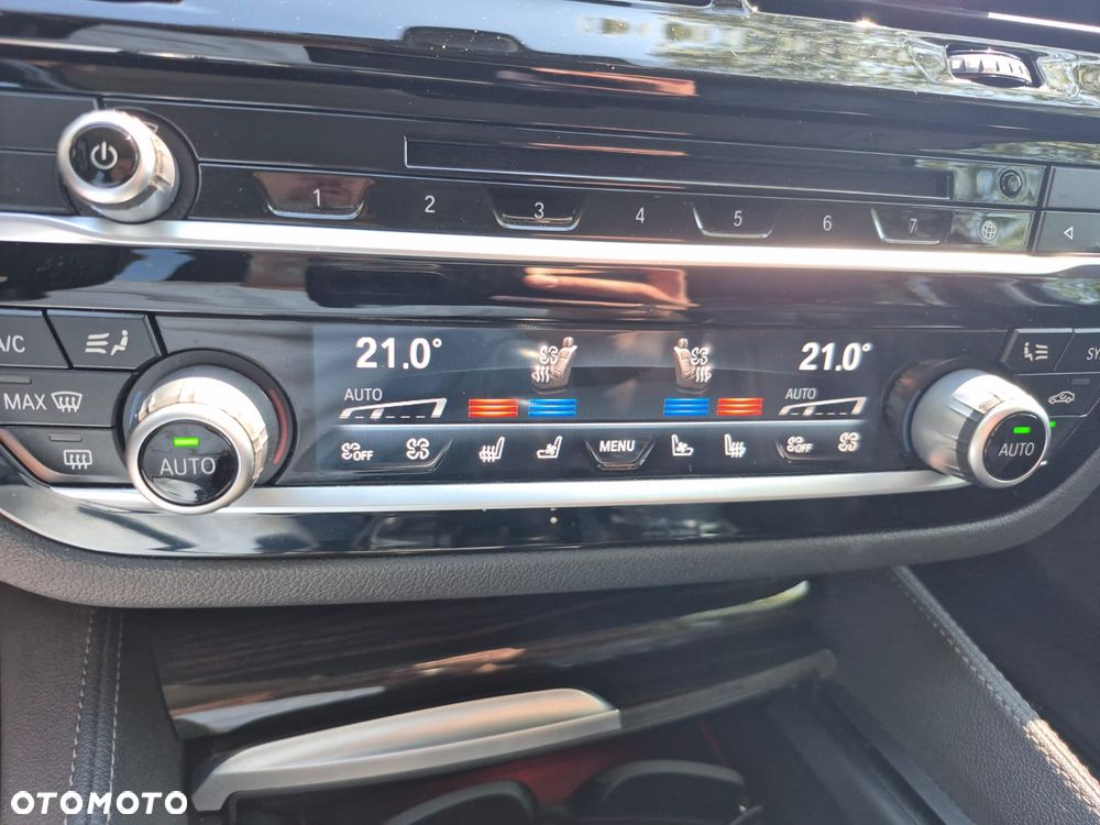 BMW Seria 5 540i xDrive GPF Luxury Line - 12