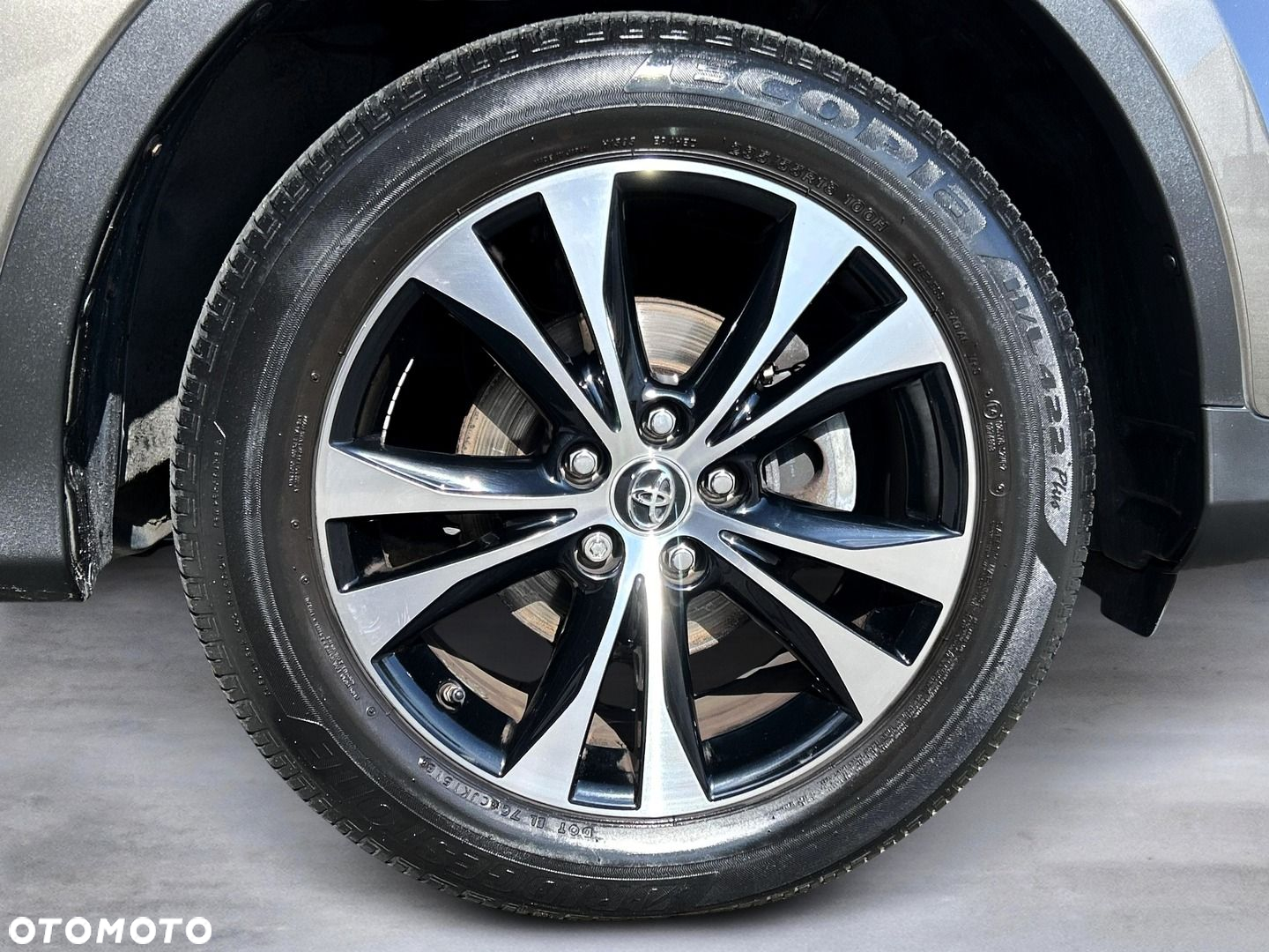 Toyota RAV4 - 24