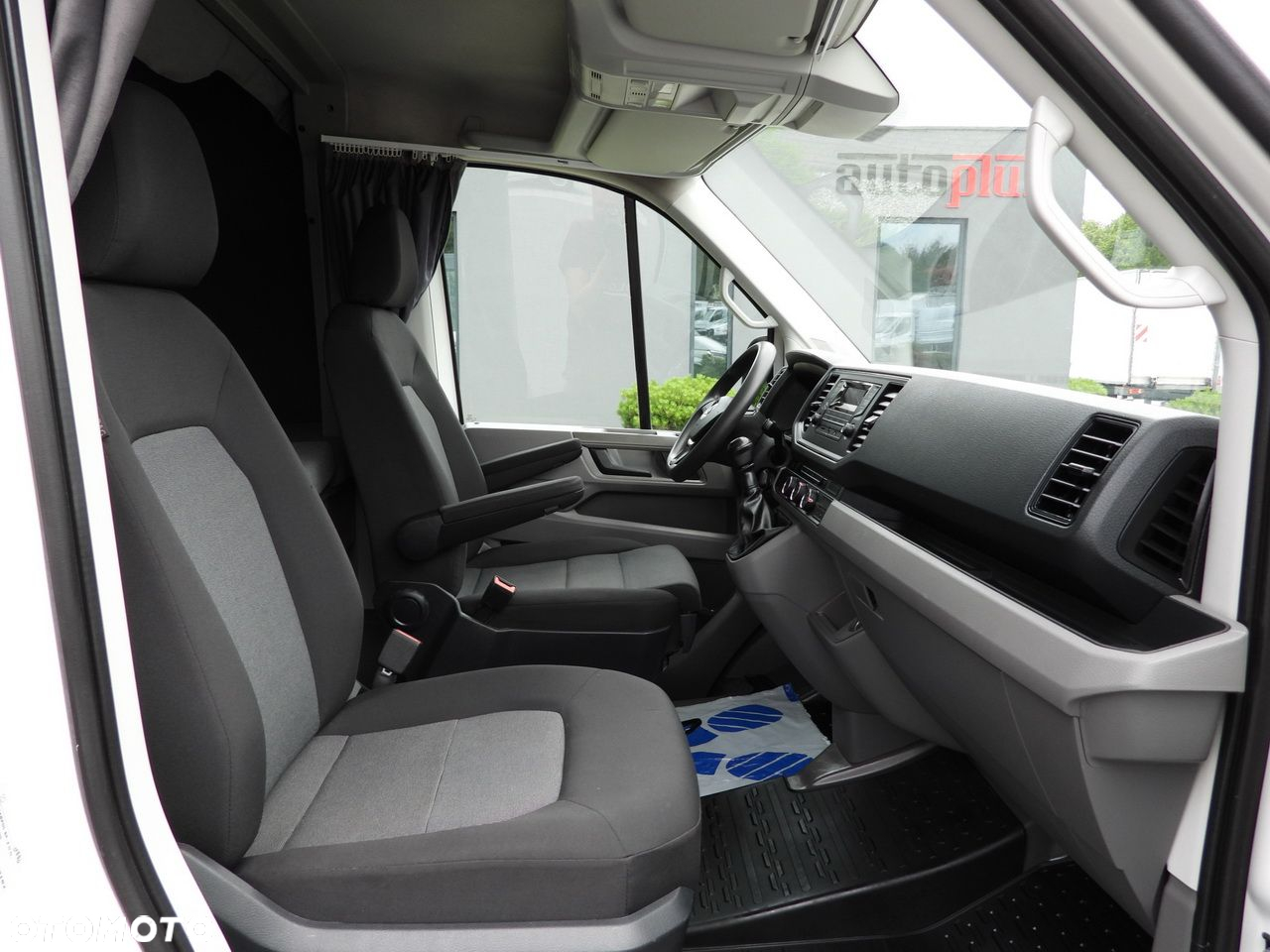 Volkswagen CRAFTER  PLANDEKA 8 PALET TEMPOMAT LEDY KLIMATYZACJA  180KM - 37