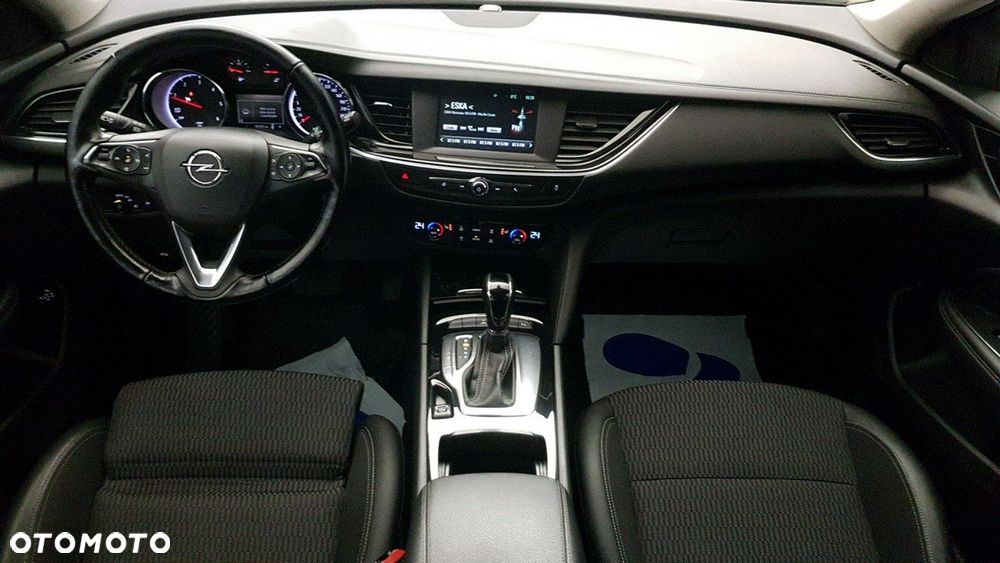 Opel Insignia - 19