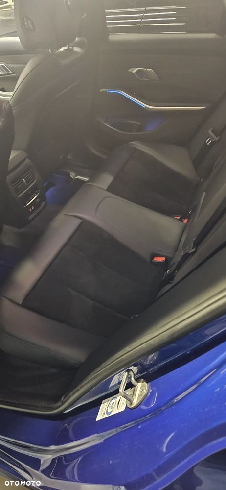 BMW Seria 3 320d Touring xDrive Edition M Sport Shadow - 34