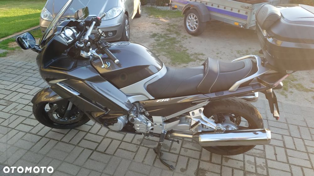Yamaha FJR - 3