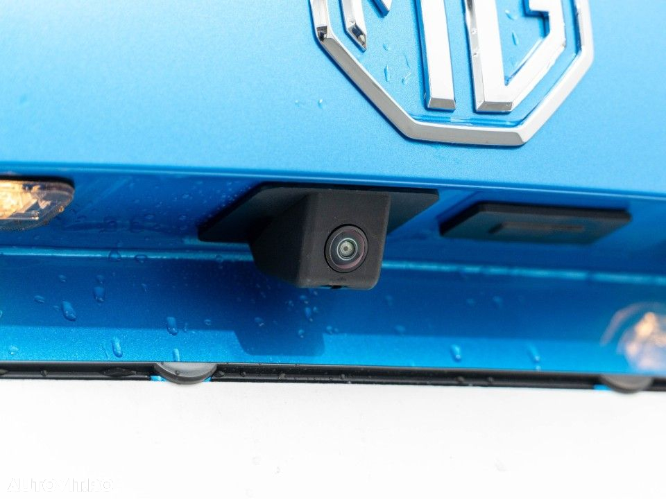 MG ZS HEV - 8