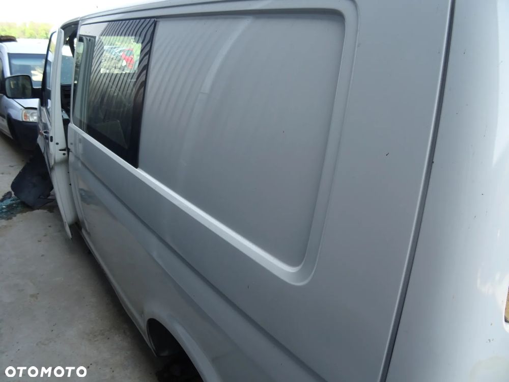 Volkswagen transporter T5 2004 na części maska klapa drzwi zderzak błotnik - 4