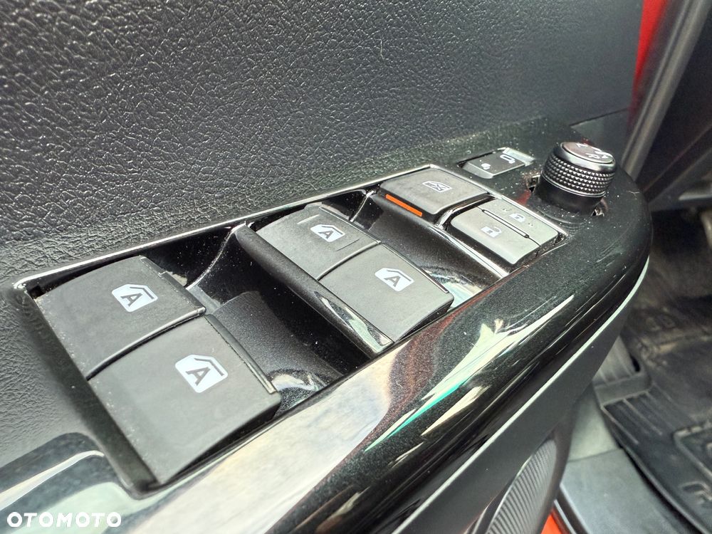 Toyota Hilux 2.4 D-4D Double Cab Dakar 4x4 - 5