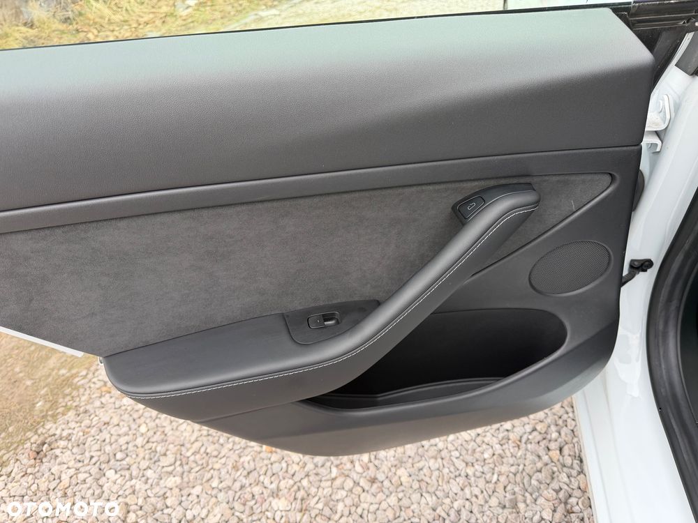 Tesla Model 3 RWD - 26