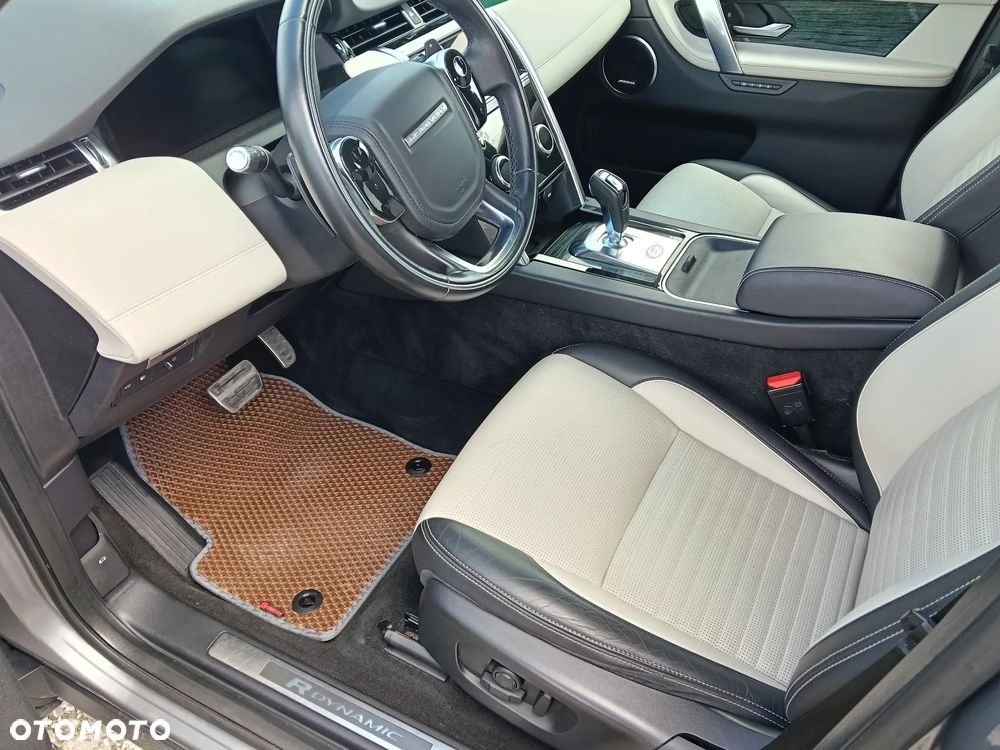 Land Rover Discovery Sport P300e R-Dynamic - 35
