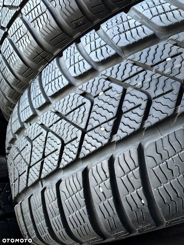 225/45r19 Pirelli SottoZero 3 RSC_6,2mm_4szt_(38) - 8