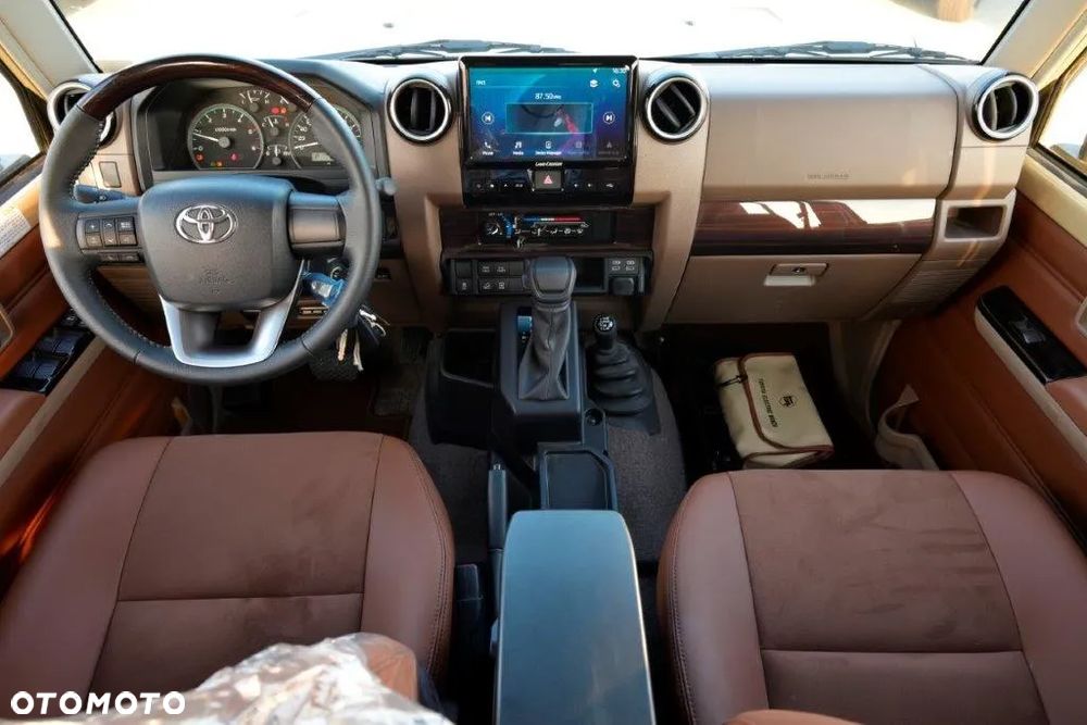 Toyota Land Cruiser - 23