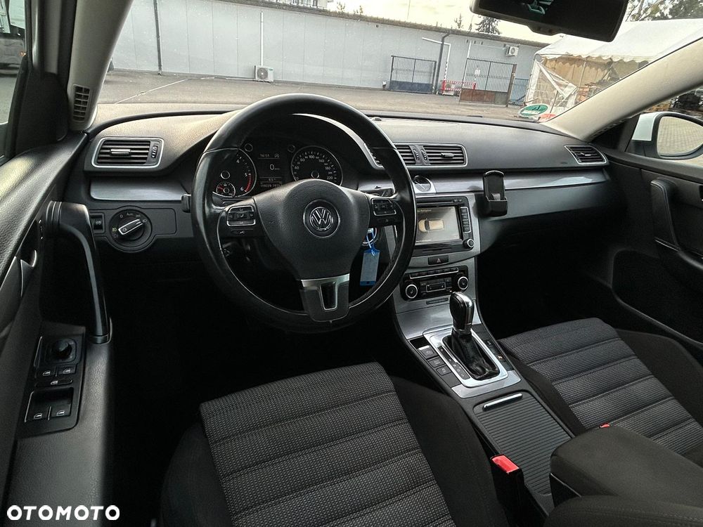 Volkswagen Passat 2.0 Blue TDI DSG SCR Comfortline - 27