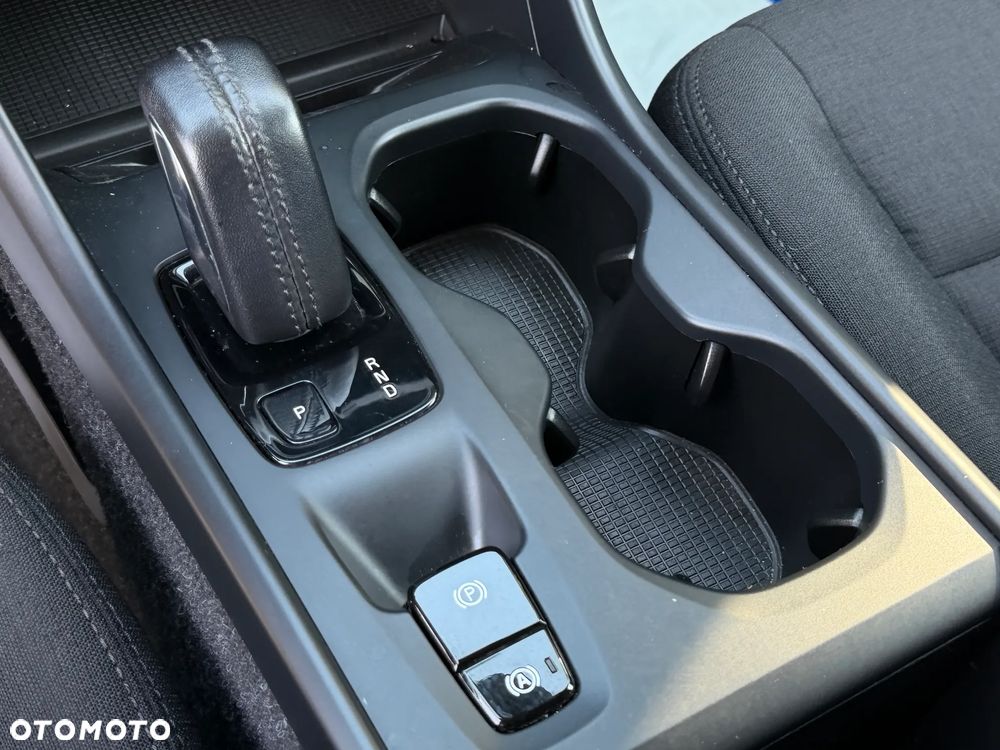 Volvo XC 40 T3 Momentum - 24