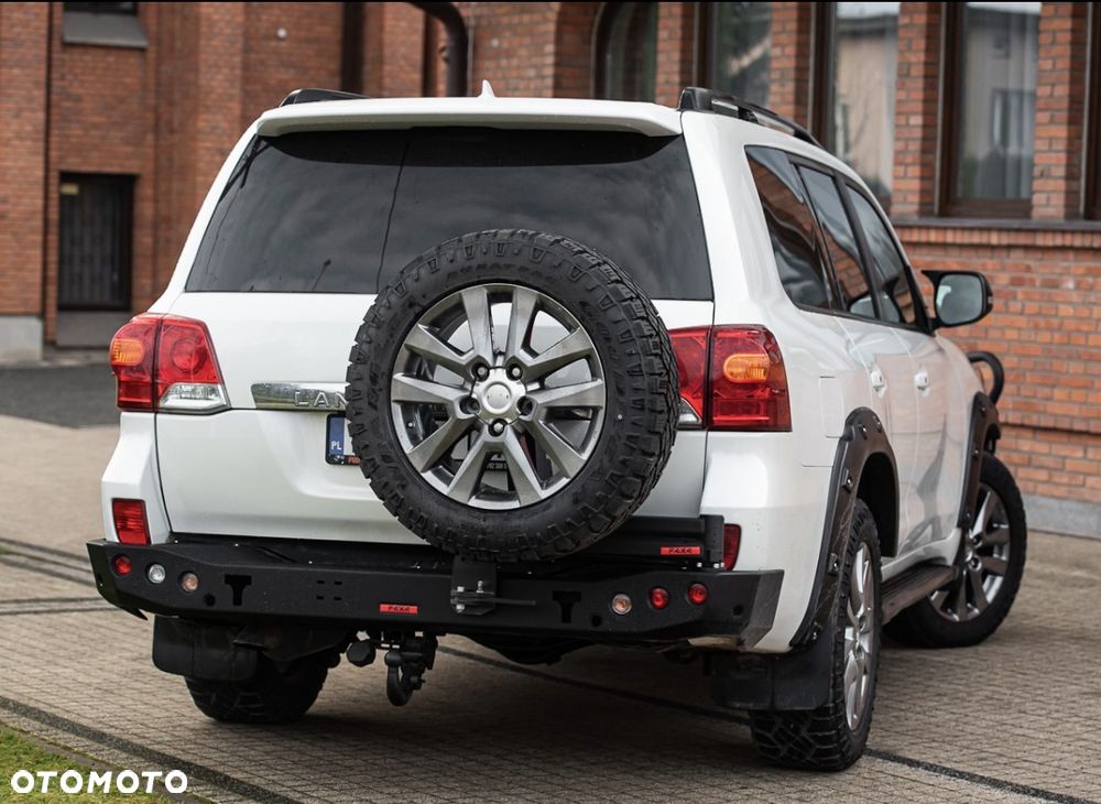 Toyota Land Cruiser - 4