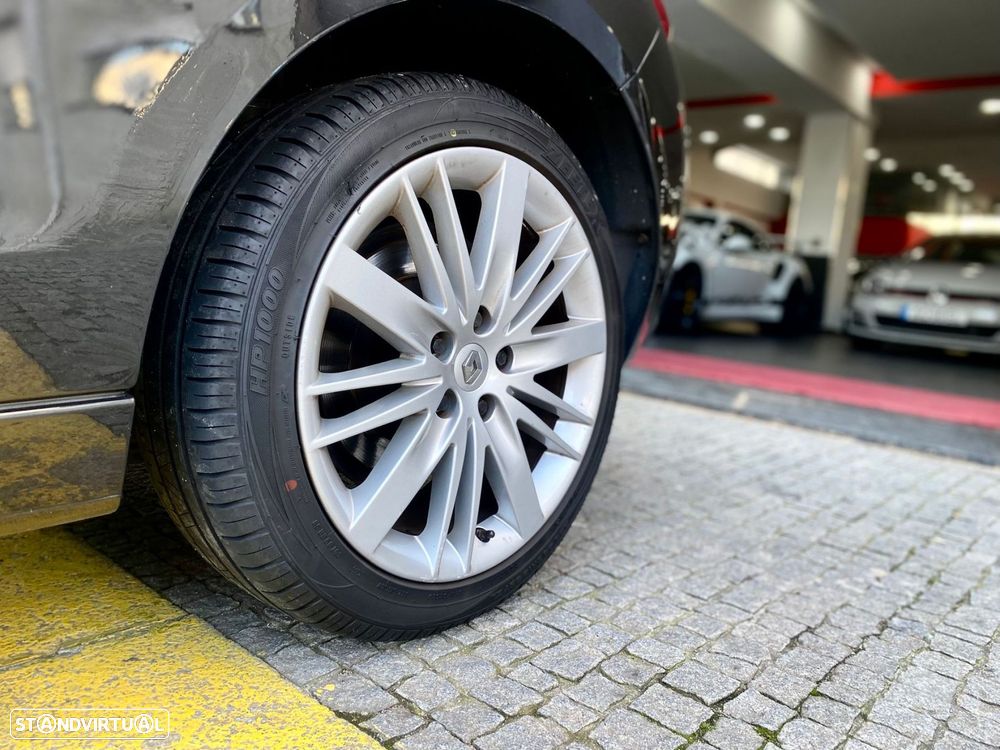 Renault Laguna Coupe 2.0 dCi GT - 12