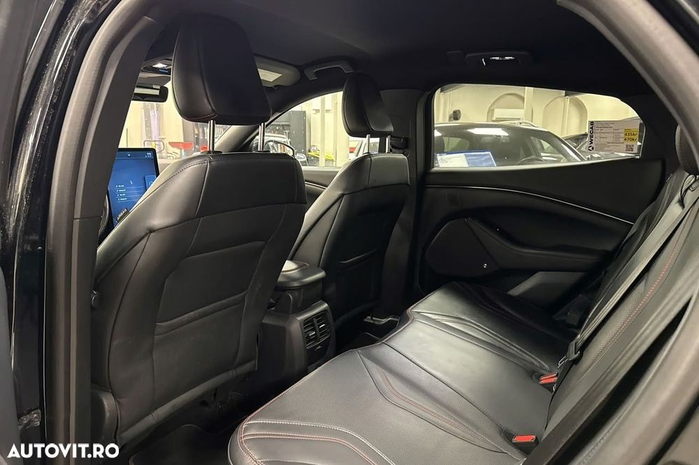 Ford Mustang Mach-E AWD PREMIUM - 13