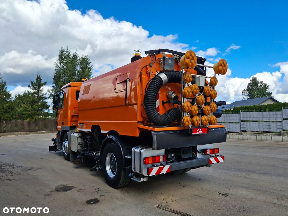 Mercedes-Benz Actros 1932 Zamiatarka FAUN Szczotki L/R Odchwaszczarka Szczotki Przednie 2014r PM10 Rura Do Liści Dodatkowy Zbiornik Wody Hydrostat Pneumatyka 3237 MTH - 3