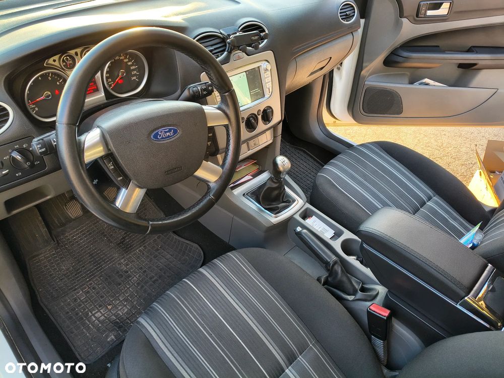Ford Focus 1.6 Trend - 9