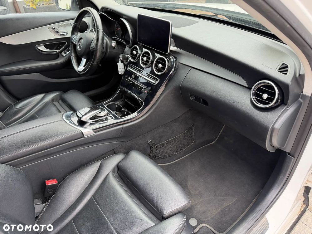 Mercedes-Benz Klasa C 200 7G-TRONIC Exclusive - 20