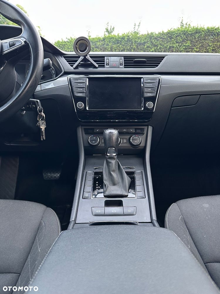 Skoda Superb 2.0 TDI Ambition DSG7 - 13