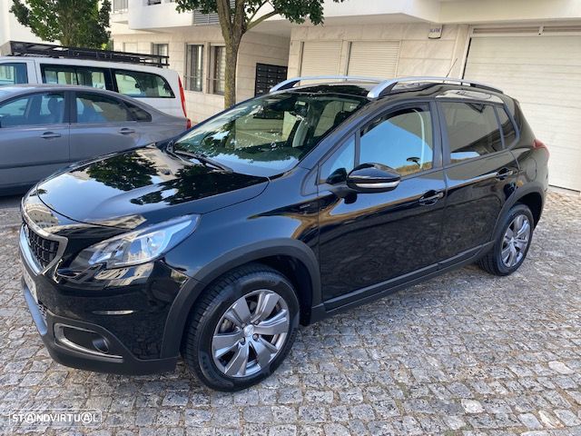 Peugeot 2008 1.2 PureTech Style - 1