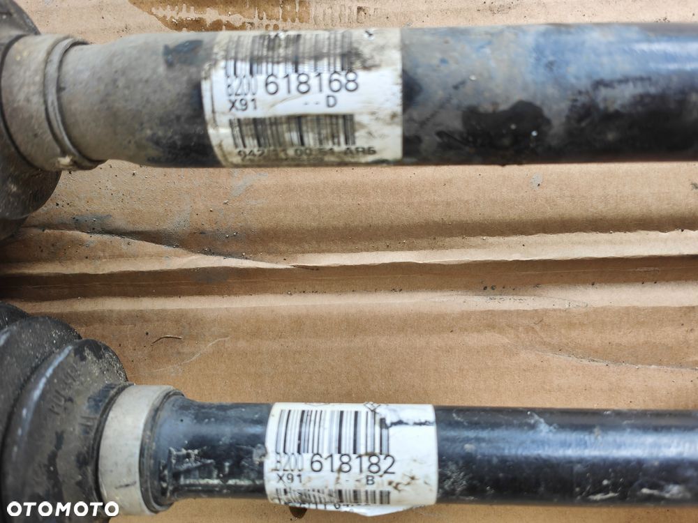 RENAULT LAGUNA III 2.0 DCI PÓŁOŚ LEWA PRAWA 8200618168 8200618162 - 2