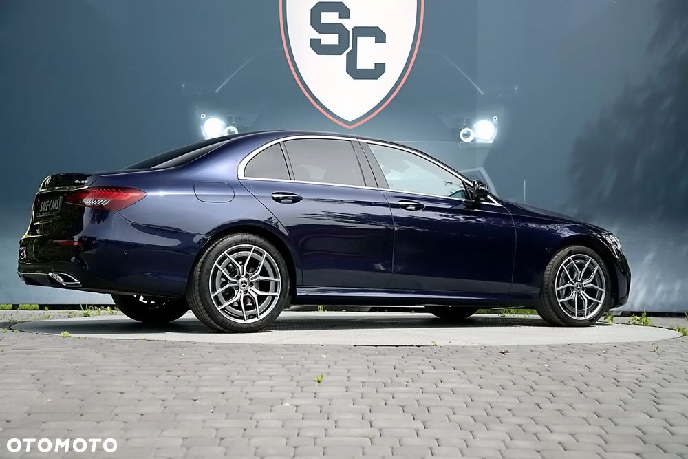 Mercedes-Benz Klasa E 220 d 4-Matic 9G-TRONIC - 11
