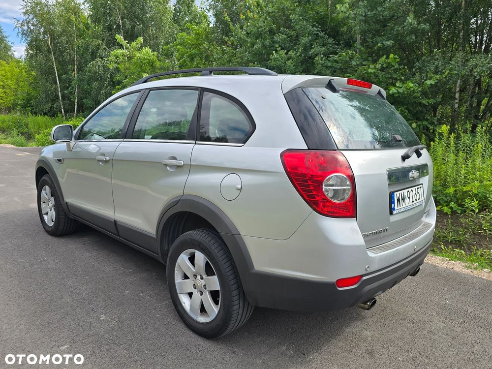 Chevrolet Captiva 2.2 D LT FWD - 25
