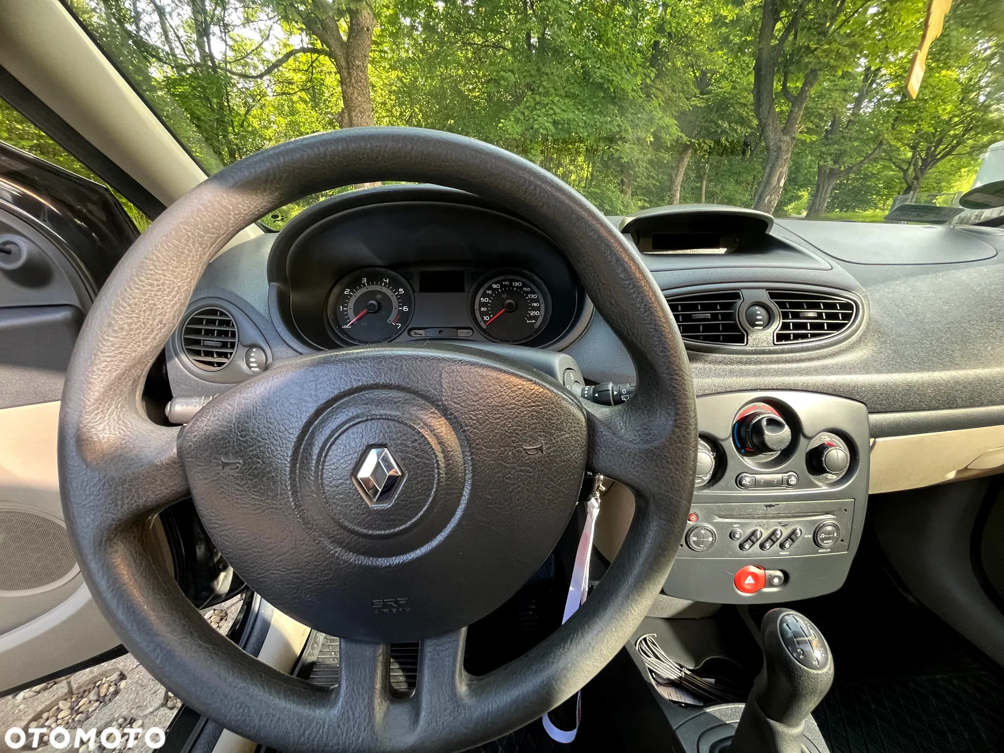 Renault Clio - 11